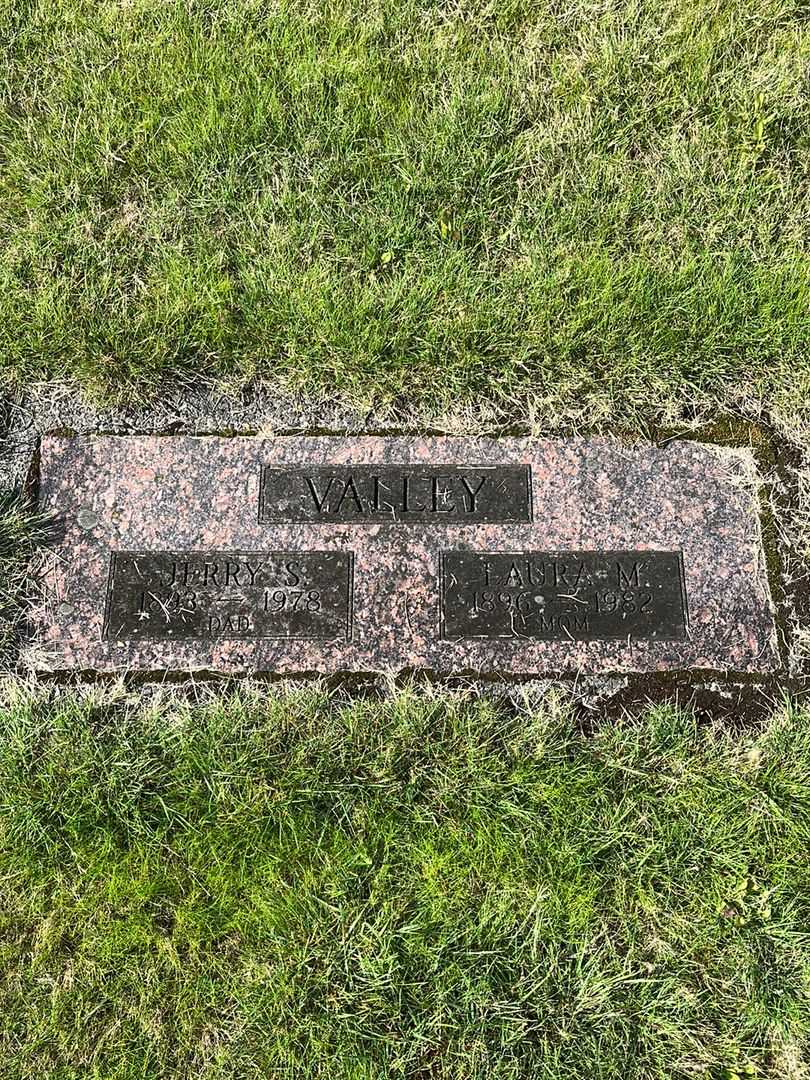 Jerry S. Valley's grave. Photo 1