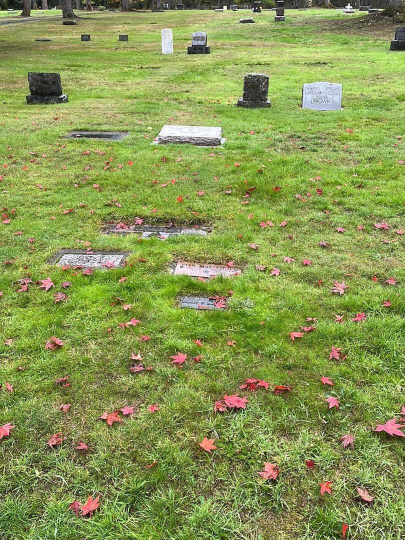 Russell Painter's grave. Photo 5