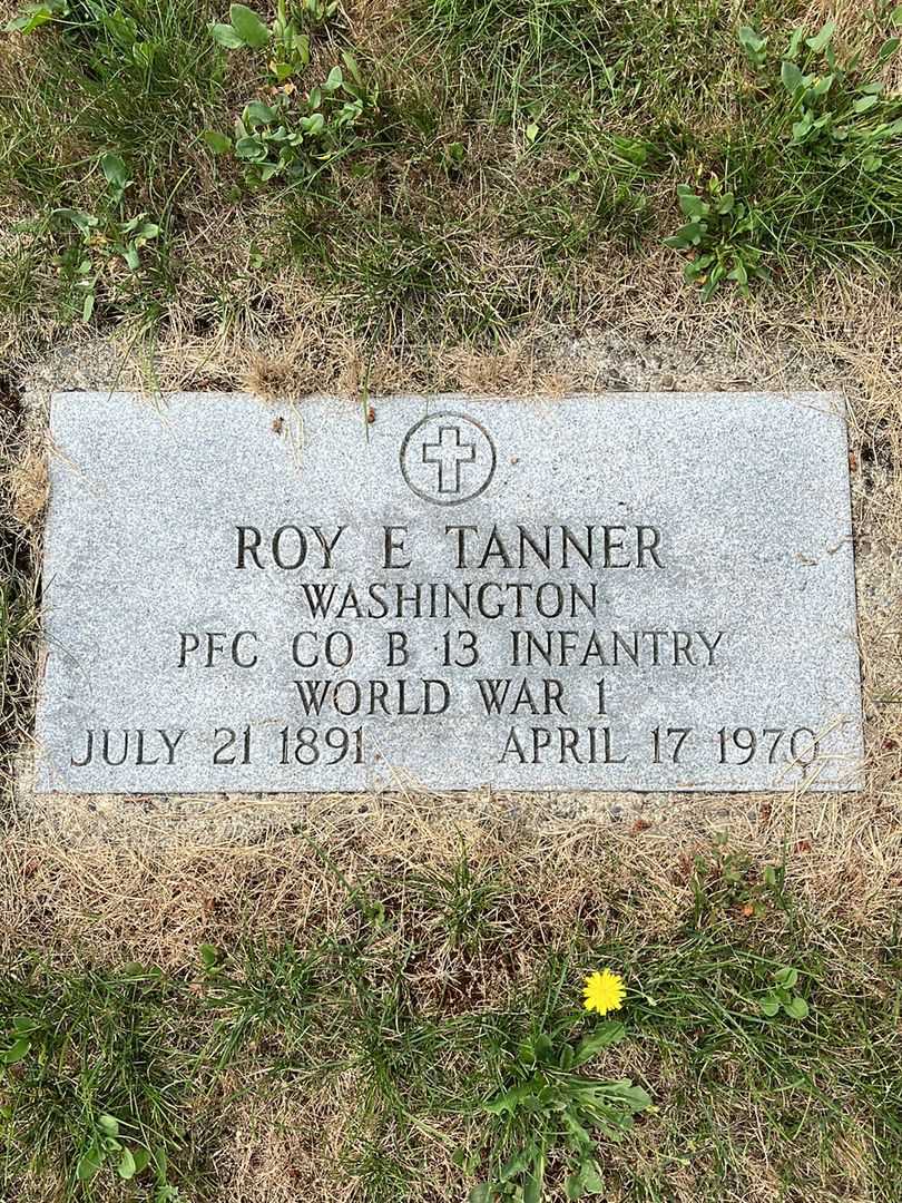 Roy E. Tanner's grave. Photo 1