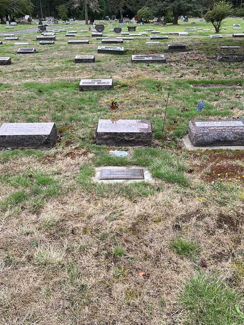 Virginia D. Dahman's grave. Photo 3