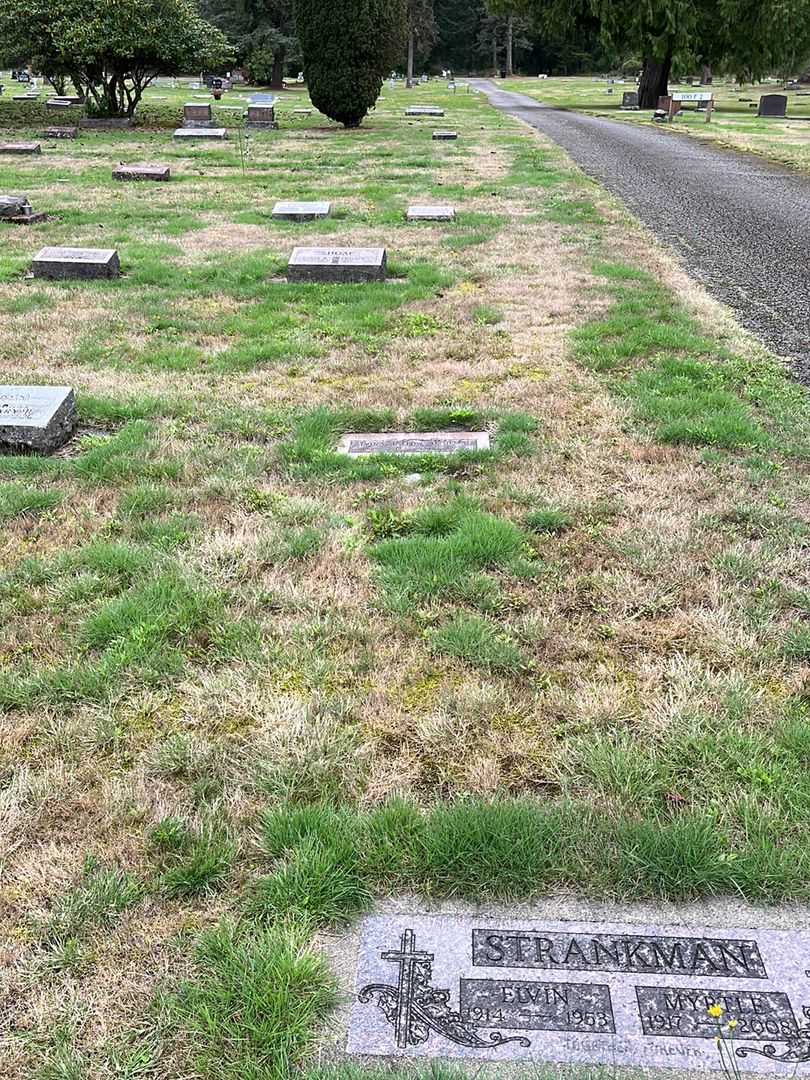 Alvina Mallows Dahlman's grave. Photo 3