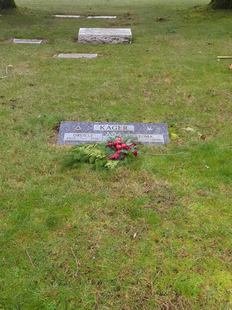 Leoma J. Kager's grave. Photo 2