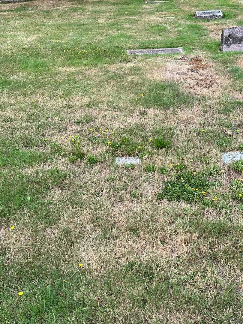 Joan M. LaBresh's grave. Photo 2