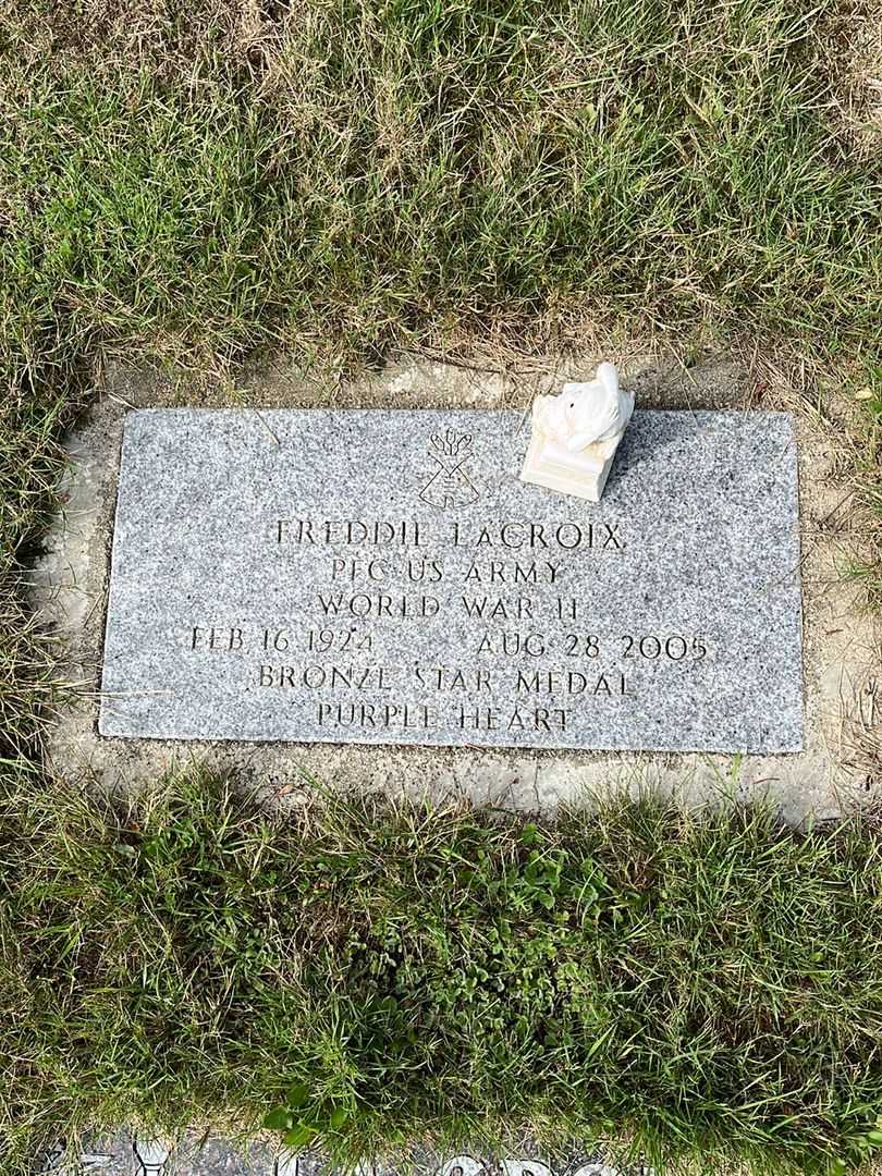 Freddie La Croix's grave. Photo 1