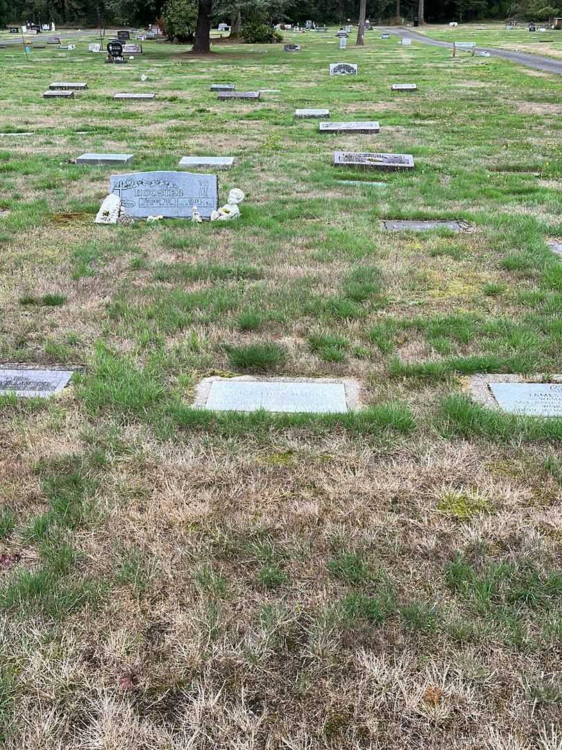 Alice Edna Haines's grave. Photo 2