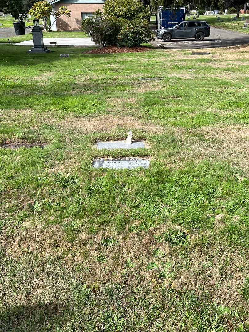 Freddie La Croix's grave. Photo 3