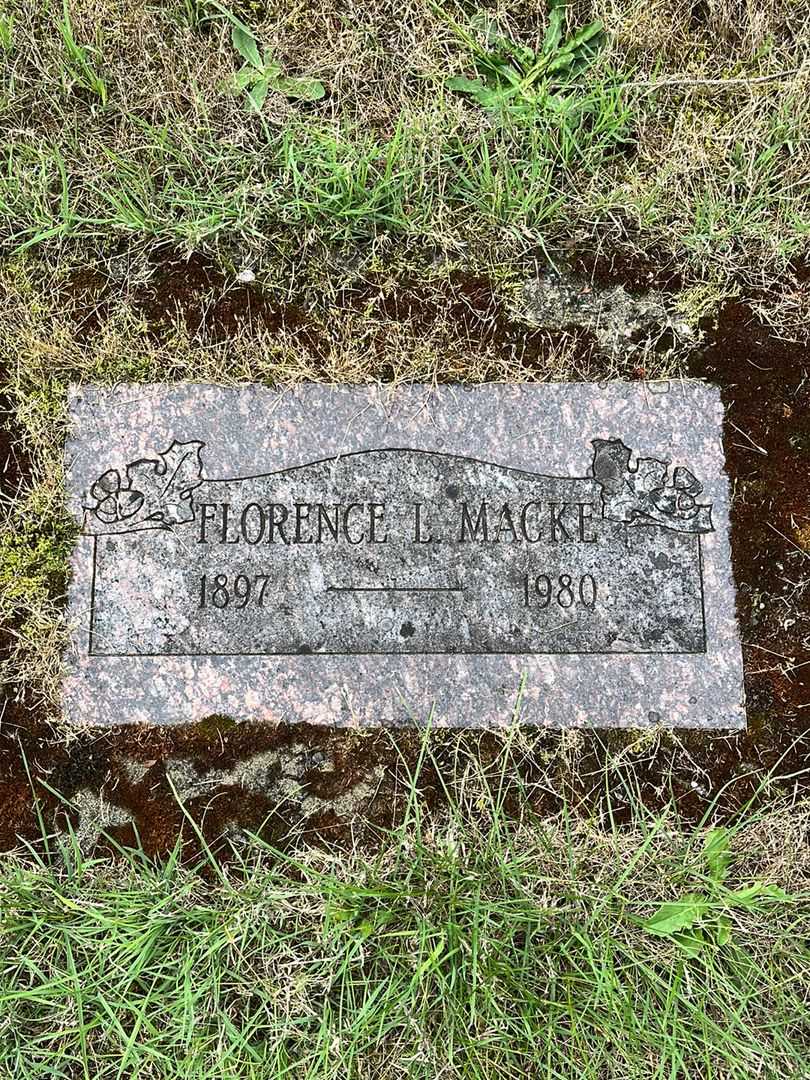 Florence Low Macke's grave. Photo 1