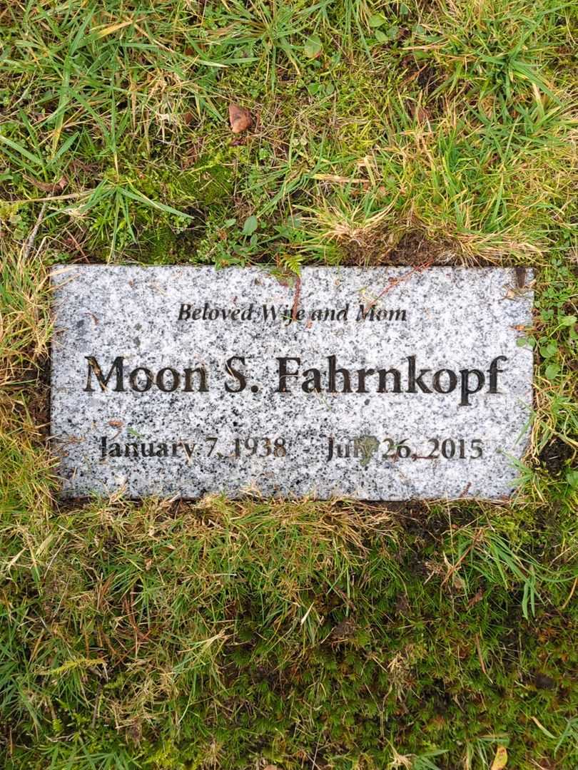 Ivan Russell Fahrnkopf Junior's grave. Photo 4