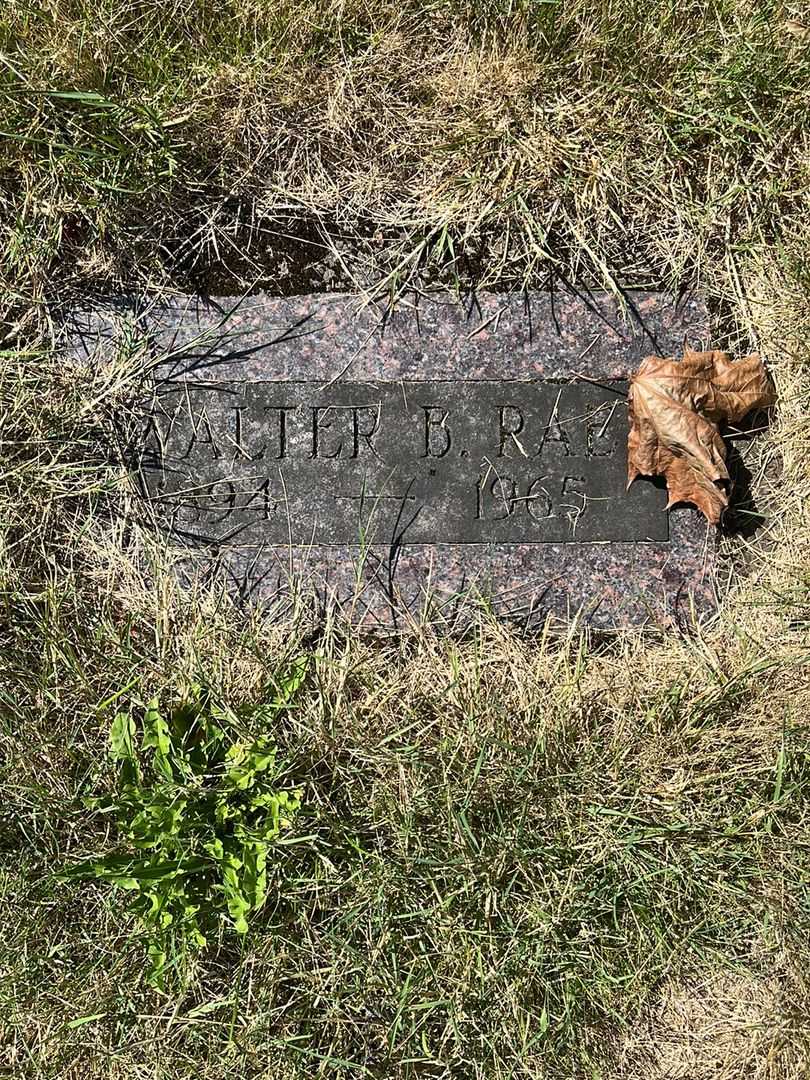 Walter B. Rae's grave. Photo 1