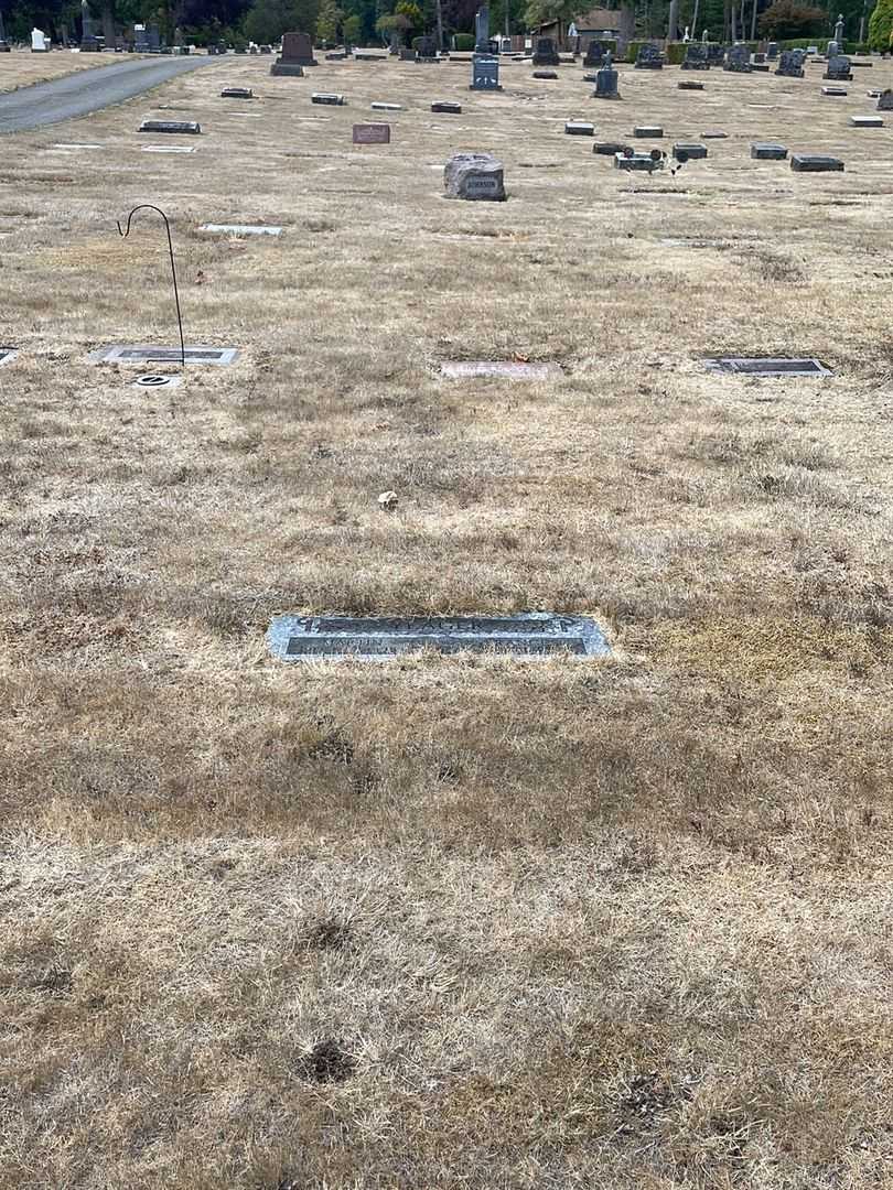 Frances Yeager's grave. Photo 2