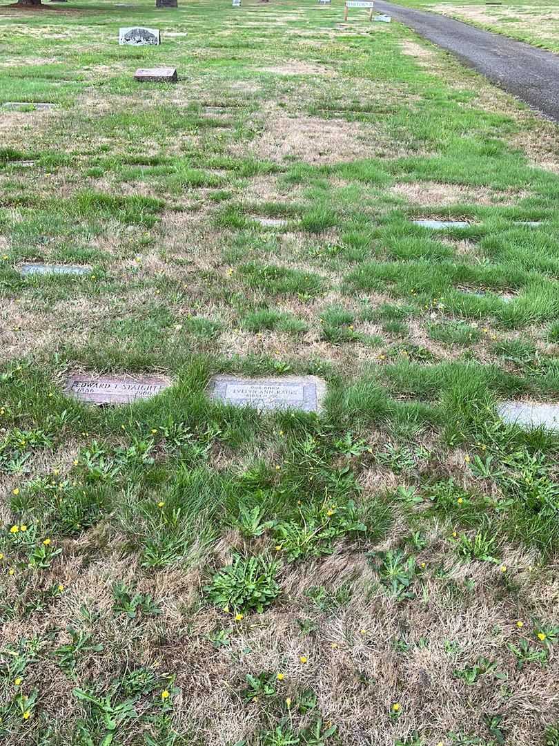 Evelyn Ann Rains's grave. Photo 2