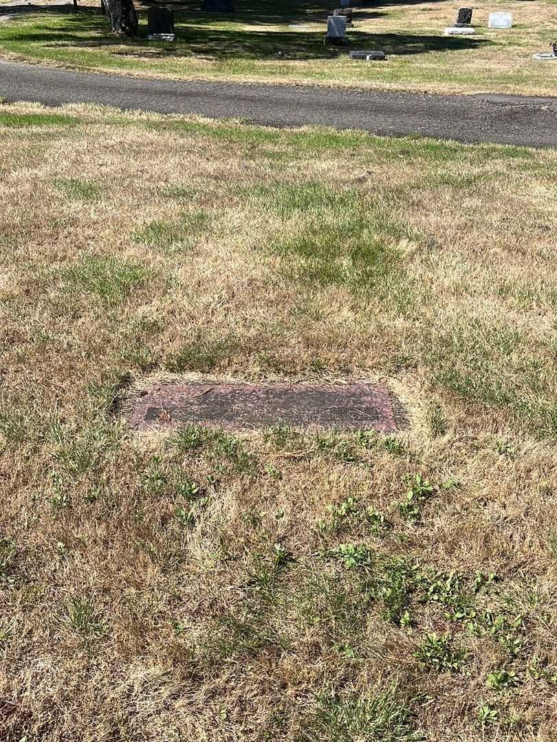 Dorothy F. Eads's grave. Photo 2