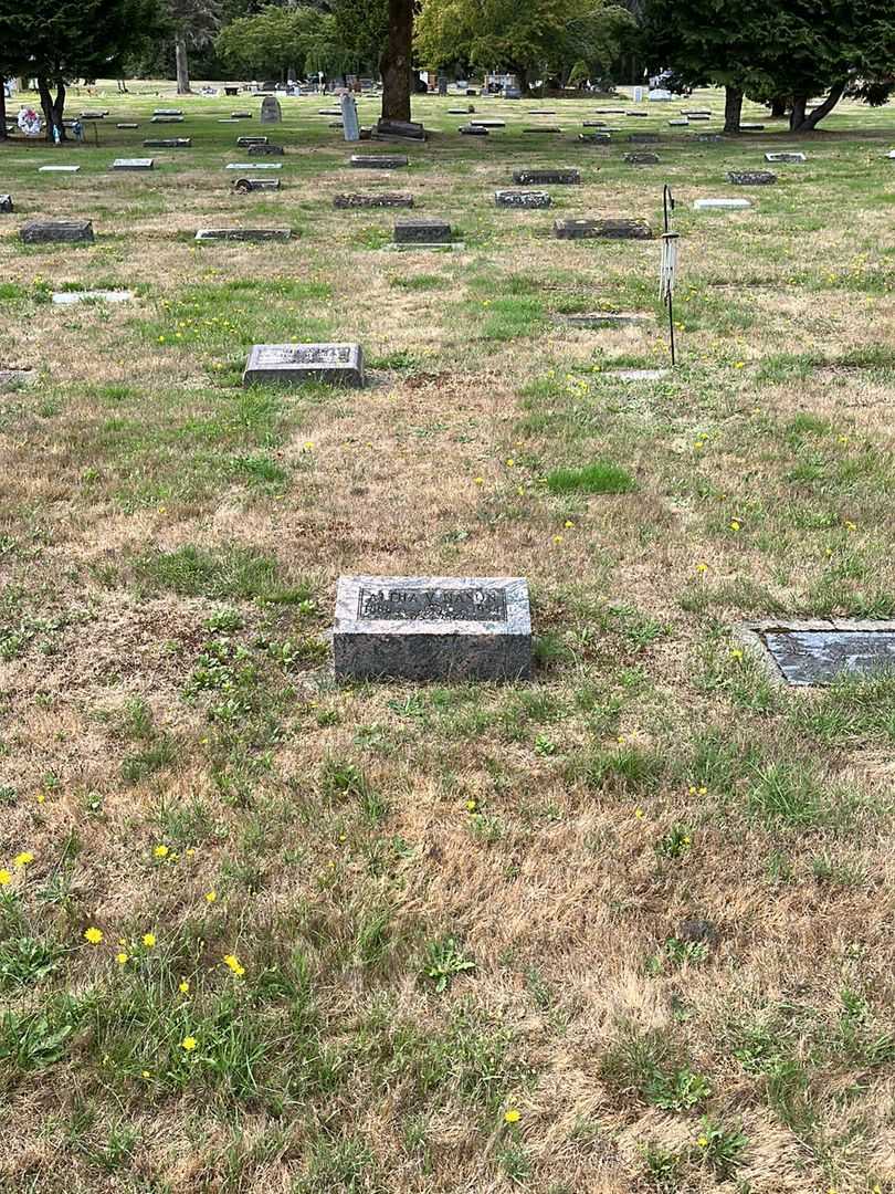 Altha V. Nason's grave. Photo 2