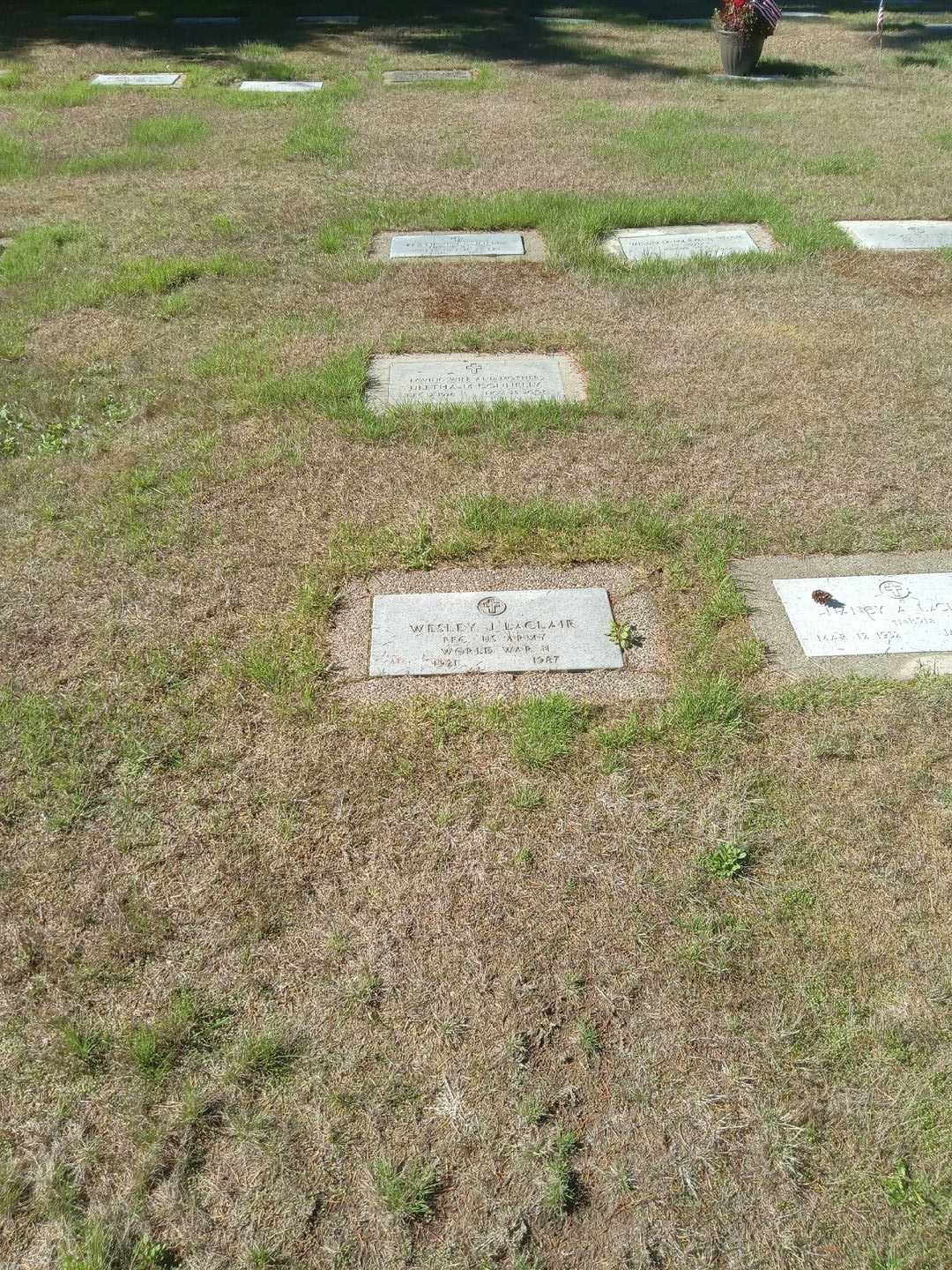 Wesley James LaClair's grave. Photo 2