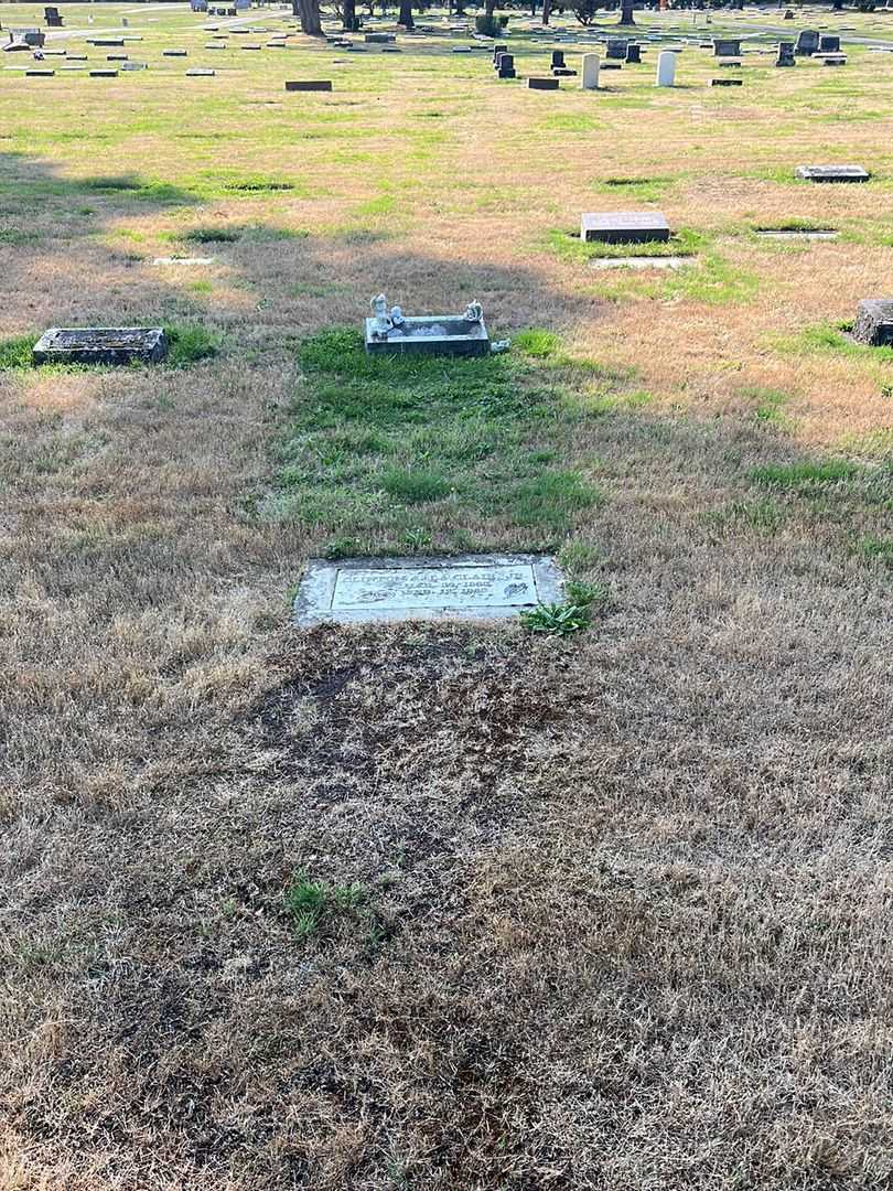 Clinton A. LaClair Junior's grave. Photo 2