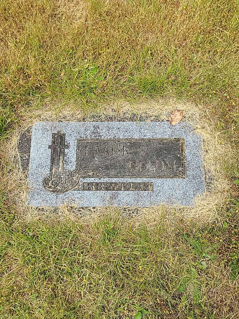 Frank S. Ullom's grave. Photo 1