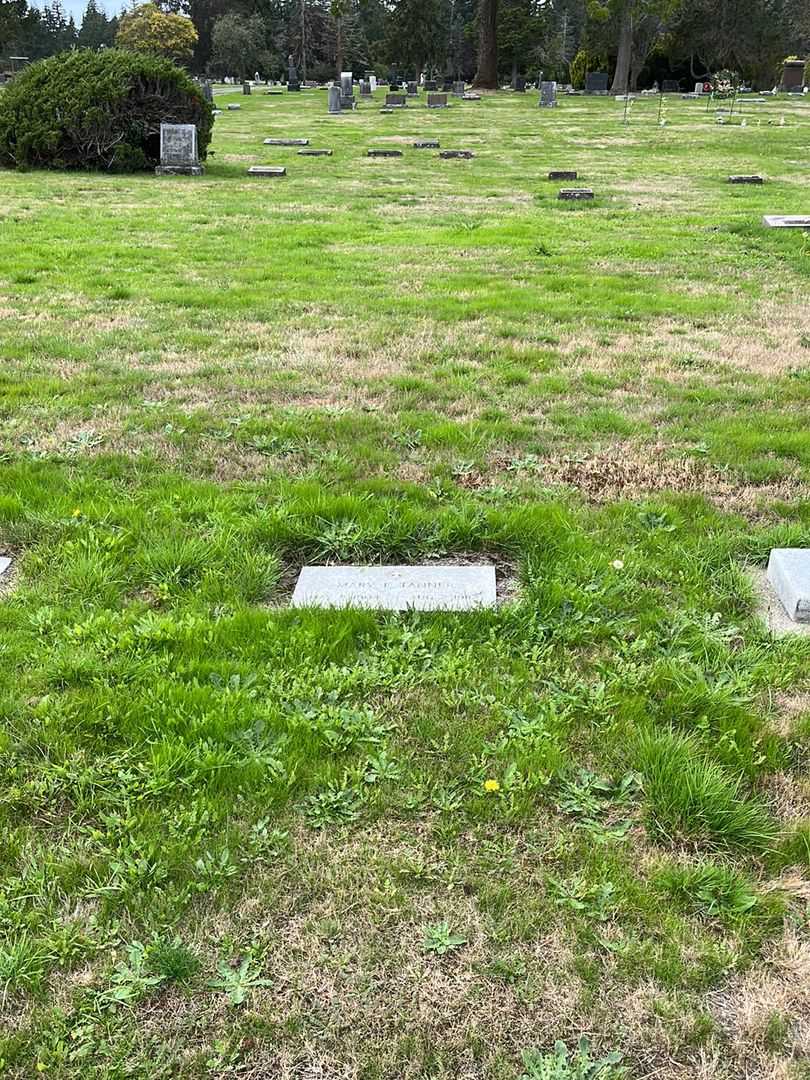 Mary E. Tanner's grave. Photo 2