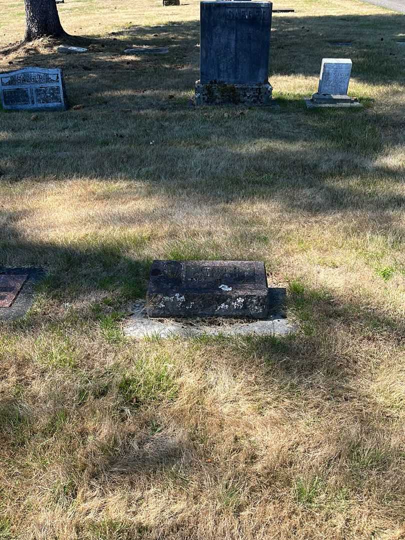 Frank H. Gallagher's grave. Photo 2