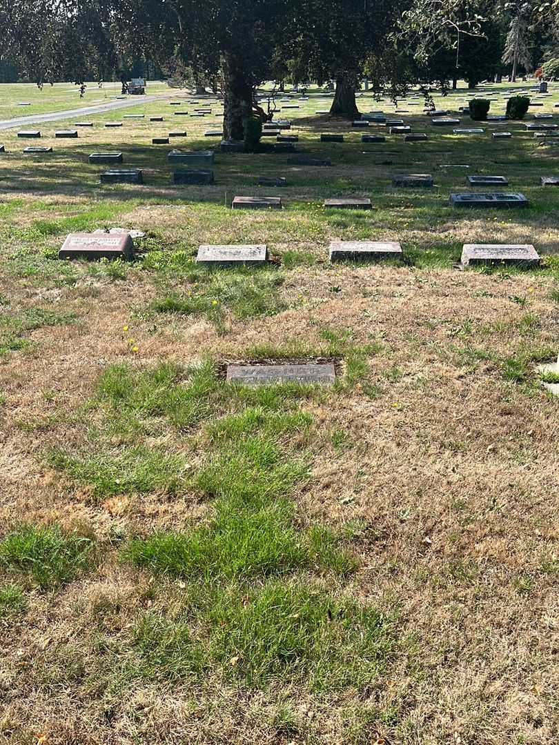 Hattie E. Wagner's grave. Photo 2