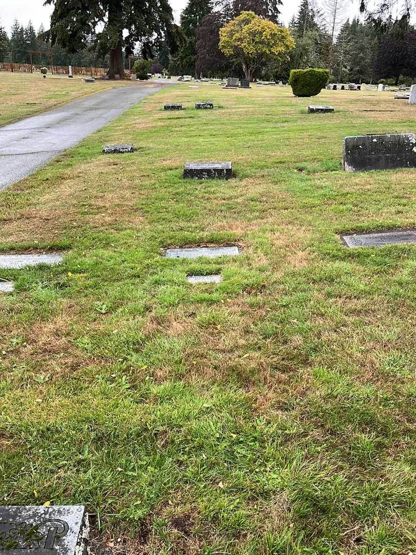 Nancy Joy Tanzer's grave. Photo 3
