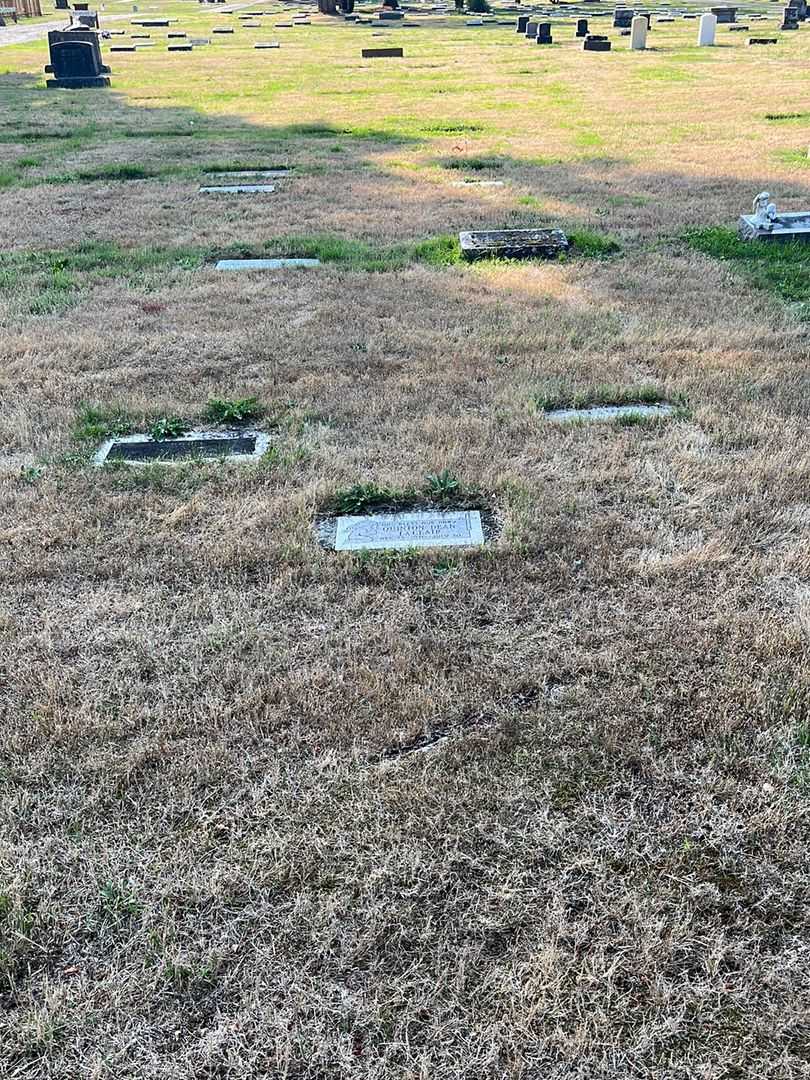 Quinton Dean LaClair's grave. Photo 3