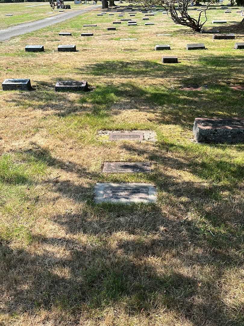Terrence "Terry" Pagel's grave. Photo 3