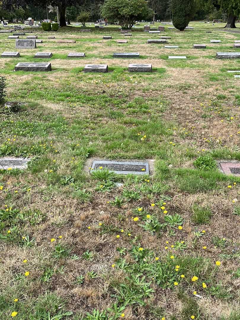 Joseph Earle's grave. Photo 2